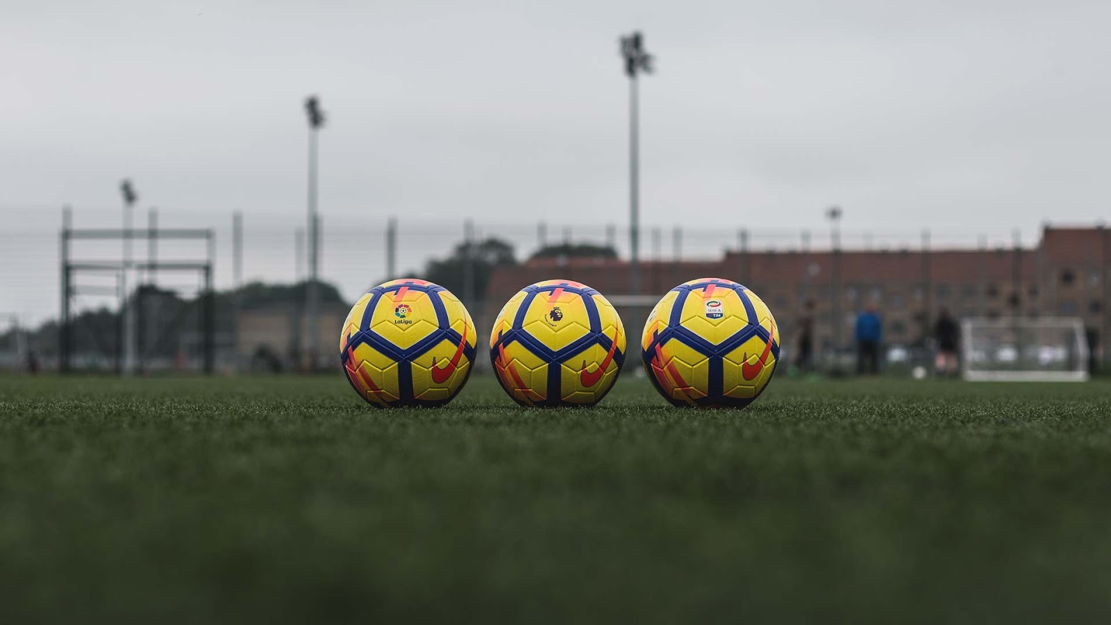 Nike 2017 18 Premier League La Liga and Serie A Winter Balls